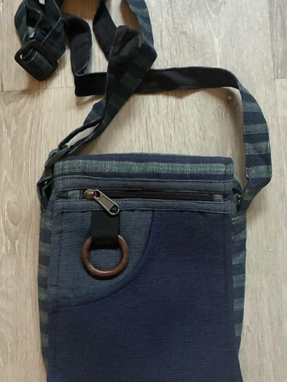 Men's Crossbody Shoulder Bag in Navy and Olive